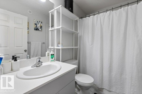 9939 222 Street, Edmonton, AB - Indoor Photo Showing Bathroom