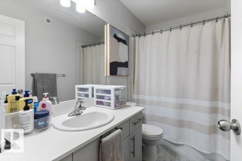 9939 222 Street, Edmonton, AB - Indoor Photo Showing Bathroom