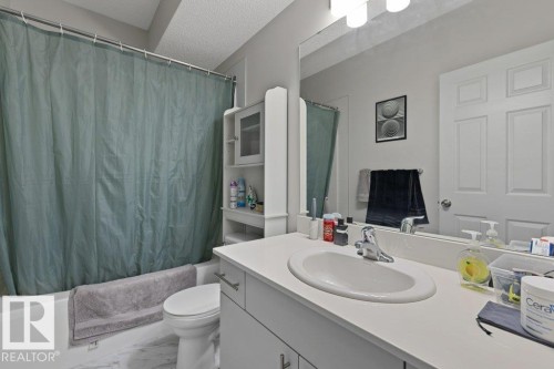 9939 222 Street, Edmonton, AB - Indoor Photo Showing Bathroom