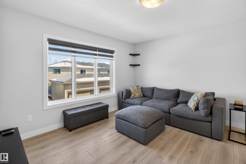19722 26A Avenue, Edmonton, AB - Indoor Photo Showing Living Room