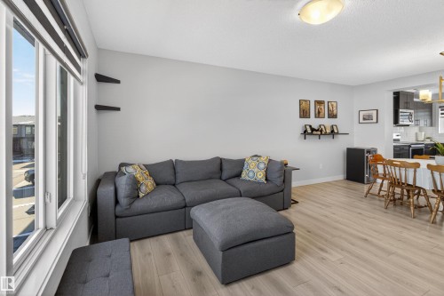 19722 26A Avenue, Edmonton, AB - Indoor Photo Showing Living Room