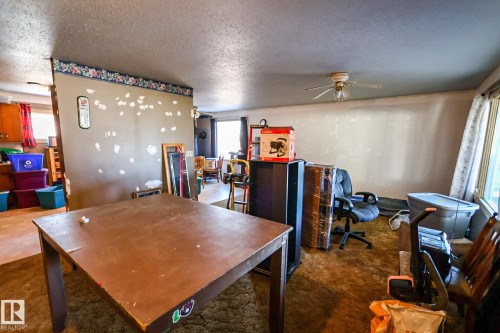 Image quality insufficient for description - 4114 Main Street, Ashmont, AB - Indoor