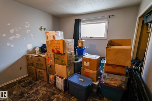 Image quality insufficient for description - 4114 Main Street, Ashmont, AB - Indoor Photo Showing Office