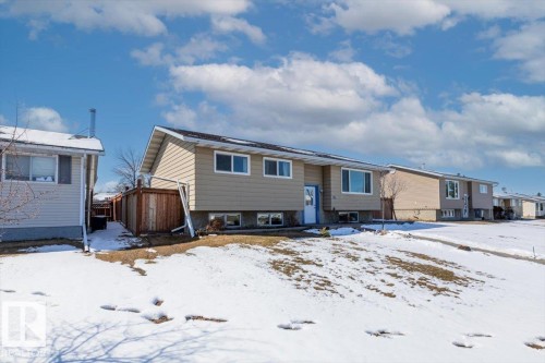 24 Duke Drive, Lamont, AB - Outdoor