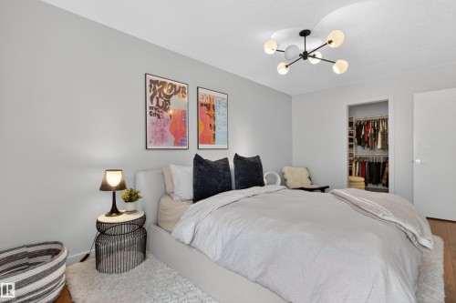 305 10026 112 Street, Edmonton, AB - Indoor Photo Showing Bedroom