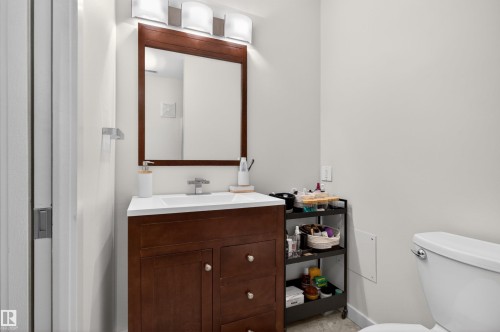 305 10026 112 Street, Edmonton, AB - Indoor Photo Showing Bathroom