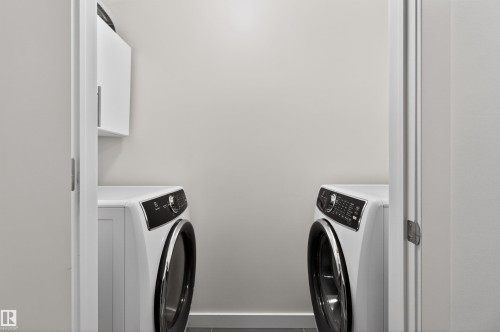 305 10026 112 Street, Edmonton, AB - Indoor Photo Showing Laundry Room