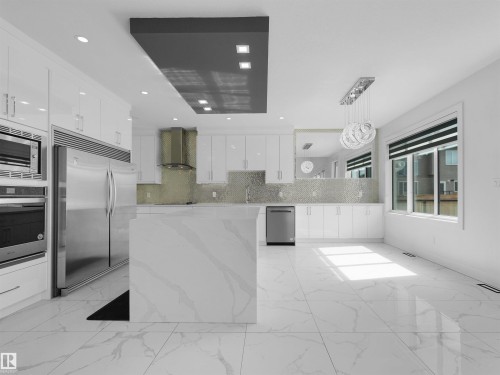 6607 55 Avenue, Beaumont, AB - Indoor Photo Showing Kitchen With Upgraded Kitchen
