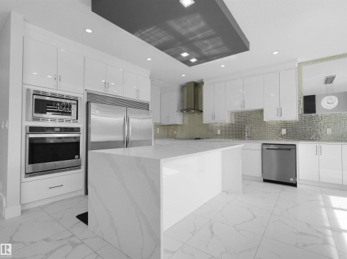 6607 55 Avenue, Beaumont, AB - Indoor Photo Showing Kitchen With Upgraded Kitchen