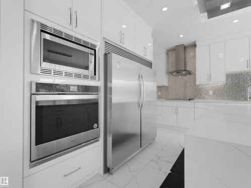 6607 55 Avenue, Beaumont, AB - Indoor Photo Showing Kitchen With Upgraded Kitchen