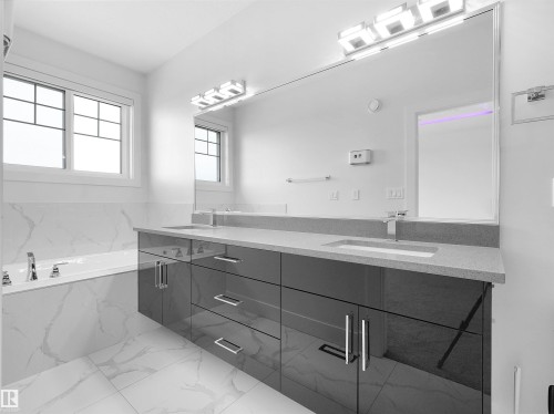 6607 55 Avenue, Beaumont, AB - Indoor Photo Showing Bathroom