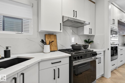 17124 2 Street, Edmonton, AB - Indoor Photo Showing Kitchen