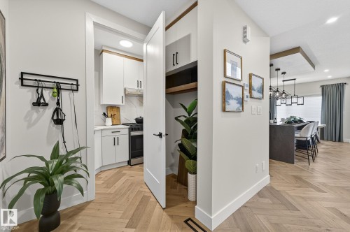 17124 2 Street, Edmonton, AB - Indoor