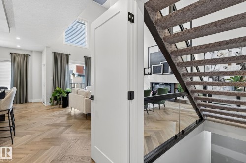 17124 2 Street, Edmonton, AB - Indoor Photo Showing Other Room