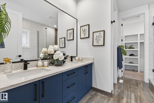17124 2 Street, Edmonton, AB - Indoor Photo Showing Bathroom