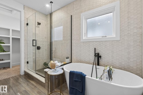 17124 2 Street, Edmonton, AB - Indoor Photo Showing Bathroom
