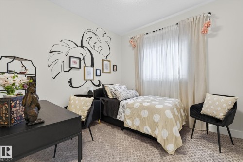 17124 2 Street, Edmonton, AB - Indoor Photo Showing Bedroom