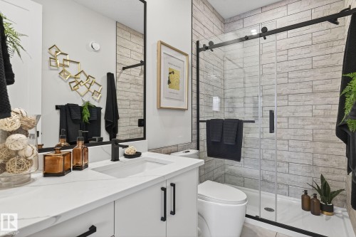 17124 2 Street, Edmonton, AB - Indoor Photo Showing Bathroom