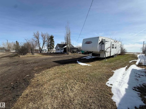 213 8 Avenue E, Standard, AB - Outdoor