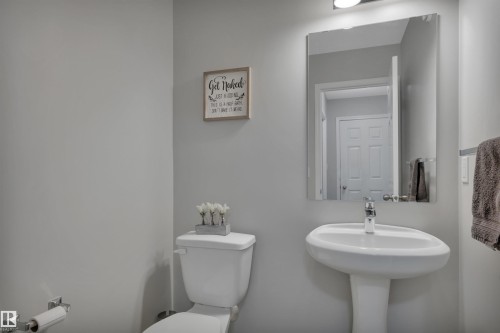 427 Simpkins Link, Leduc, AB - Indoor Photo Showing Bathroom