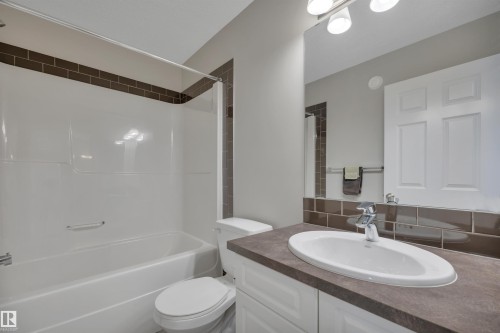 427 Simpkins Link, Leduc, AB - Indoor Photo Showing Bathroom