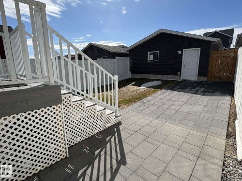 427 Simpkins Link, Leduc, AB - Outdoor With Exterior