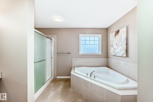 5147 Crabapple Link Link, Edmonton, AB - Indoor Photo Showing Bathroom