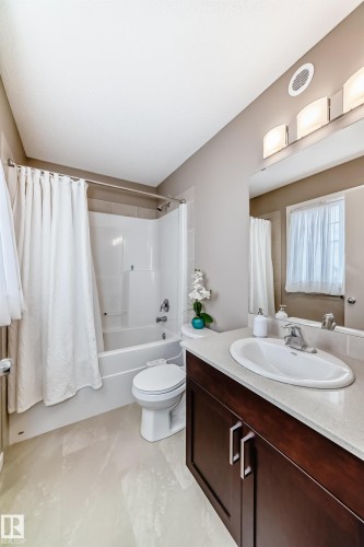 5147 Crabapple Link Link, Edmonton, AB - Indoor Photo Showing Bathroom
