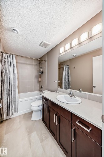 5147 Crabapple Link Link, Edmonton, AB - Indoor Photo Showing Bathroom