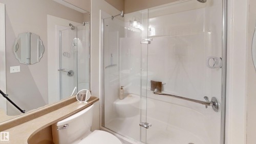 8627 173 Avenue, Edmonton, AB - Indoor Photo Showing Bathroom