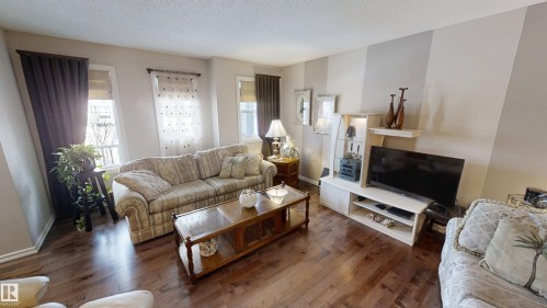 8627 173 Avenue, Edmonton, AB - Indoor Photo Showing Living Room