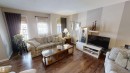 8627 173 Avenue, Edmonton, AB  - Indoor Photo Showing Living Room 