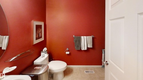 8627 173 Avenue, Edmonton, AB - Indoor Photo Showing Bathroom