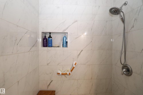4123 136 Avenue, Edmonton, AB - Indoor Photo Showing Bathroom