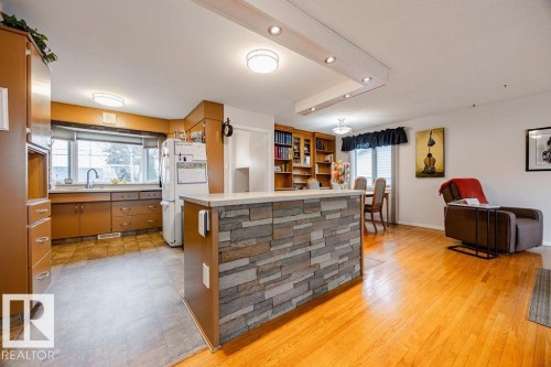 16807 80 Avenue, Edmonton, AB - Indoor