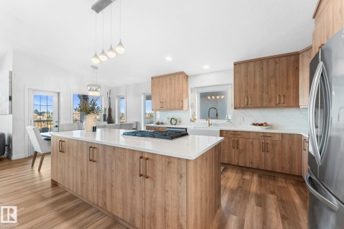 15919 58 Street, Edmonton, AB - Indoor Photo Showing Kitchen With Upgraded Kitchen