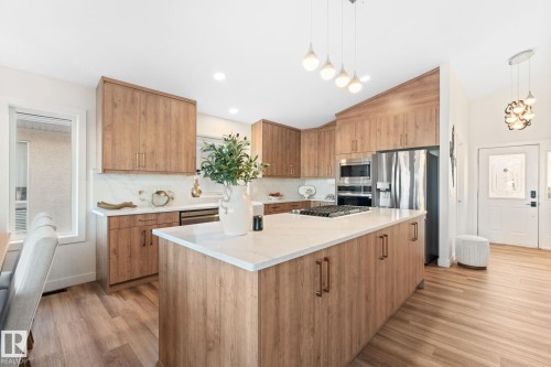 15919 58 Street, Edmonton, AB - Indoor Photo Showing Kitchen
