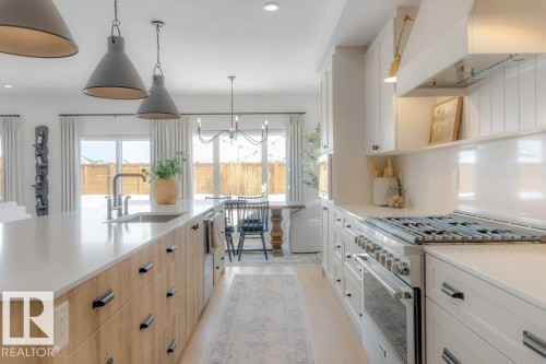 10 Redwing Wynd, St. Albert, AB - Indoor Photo Showing Kitchen With Upgraded Kitchen