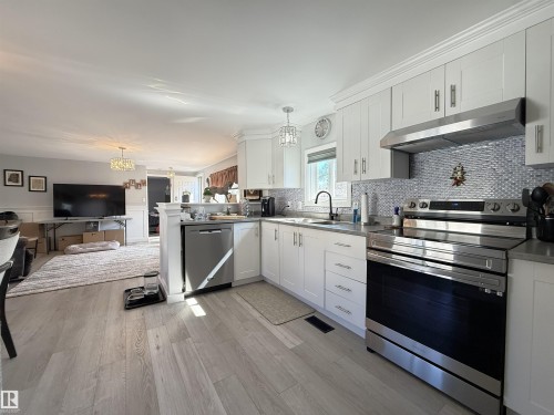 50 Willow Park Estates, Leduc, AB - Indoor Photo Showing Kitchen