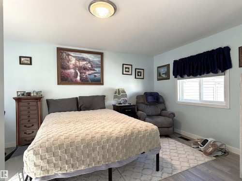 50 Willow Park Estates, Leduc, AB - Indoor Photo Showing Bedroom