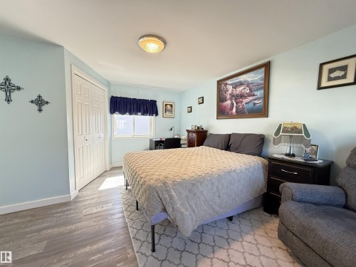 50 Willow Park Estates, Leduc, AB - Indoor Photo Showing Bedroom