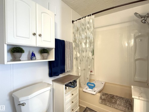 50 Willow Park Estates, Leduc, AB - Indoor Photo Showing Bathroom
