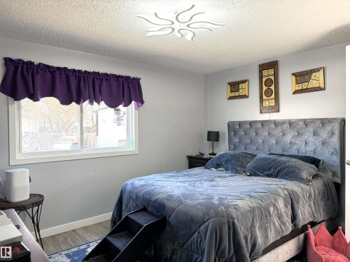 50 Willow Park Estates, Leduc, AB - Indoor Photo Showing Bedroom
