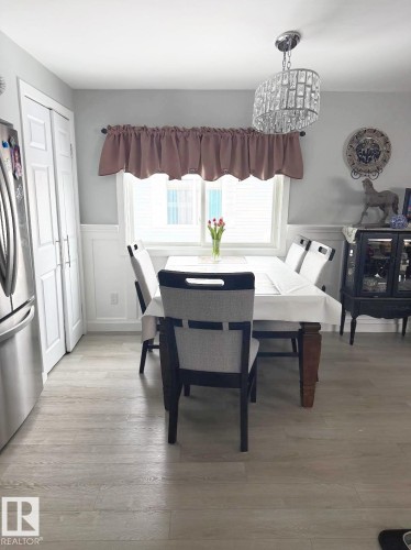 50 Willow Park Estates, Leduc, AB - Indoor Photo Showing Dining Room