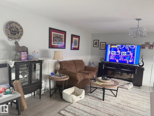 50 Willow Park Estates, Leduc, AB - Indoor Photo Showing Living Room