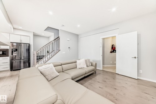 2043 51 Street, Edmonton, AB - Indoor Photo Showing Living Room