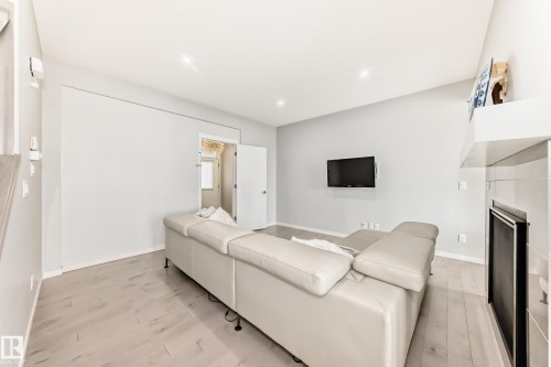 2043 51 Street, Edmonton, AB - Indoor Photo Showing Living Room