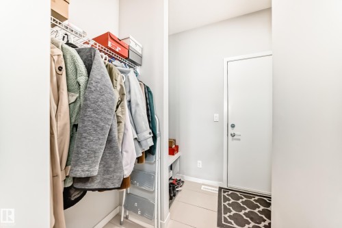 2043 51 Street, Edmonton, AB - Indoor With Storage