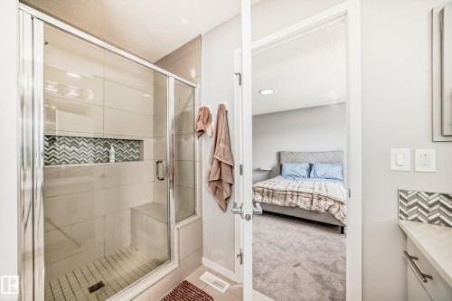 2043 51 Street, Edmonton, AB - Indoor Photo Showing Bathroom