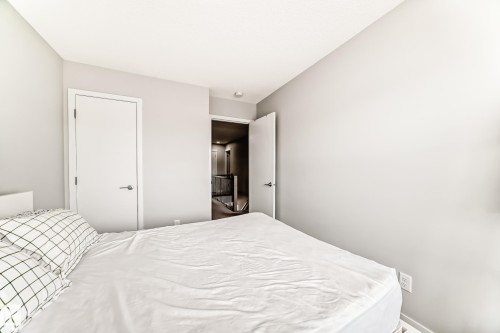 2043 51 Street, Edmonton, AB - Indoor Photo Showing Bedroom